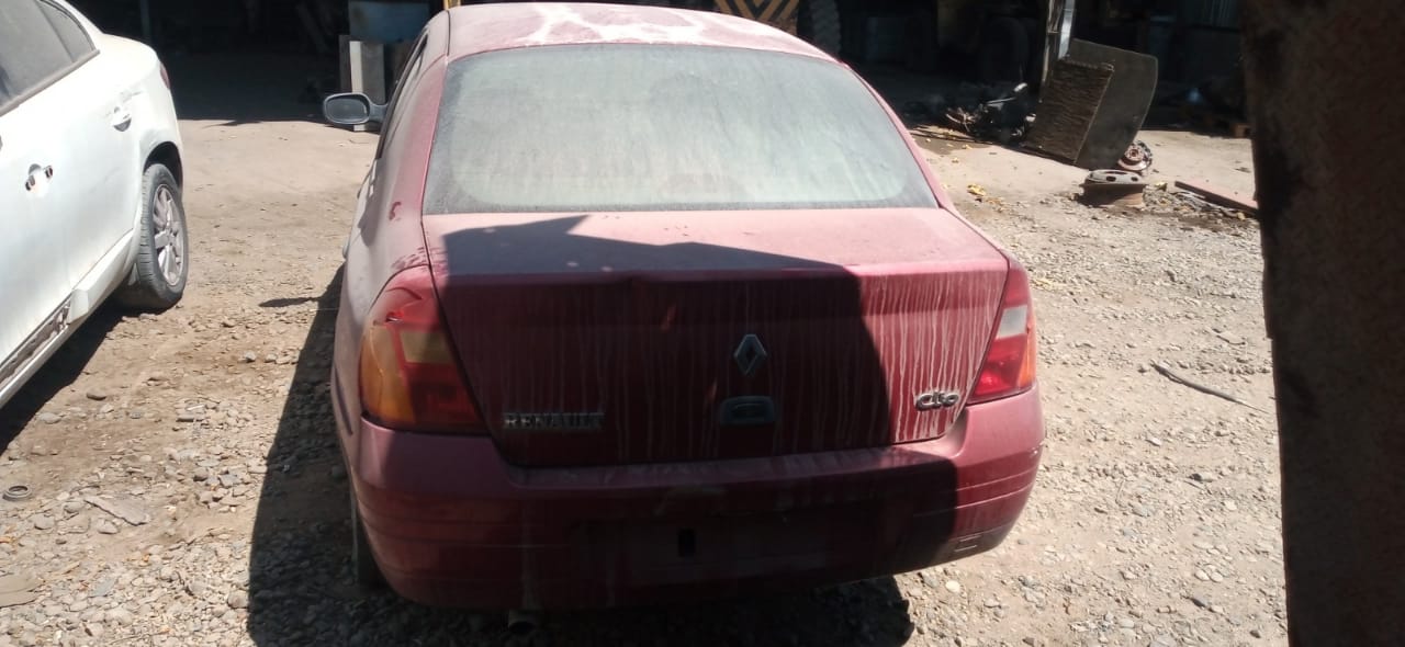  Renault CLIO 2003    EN DESARME