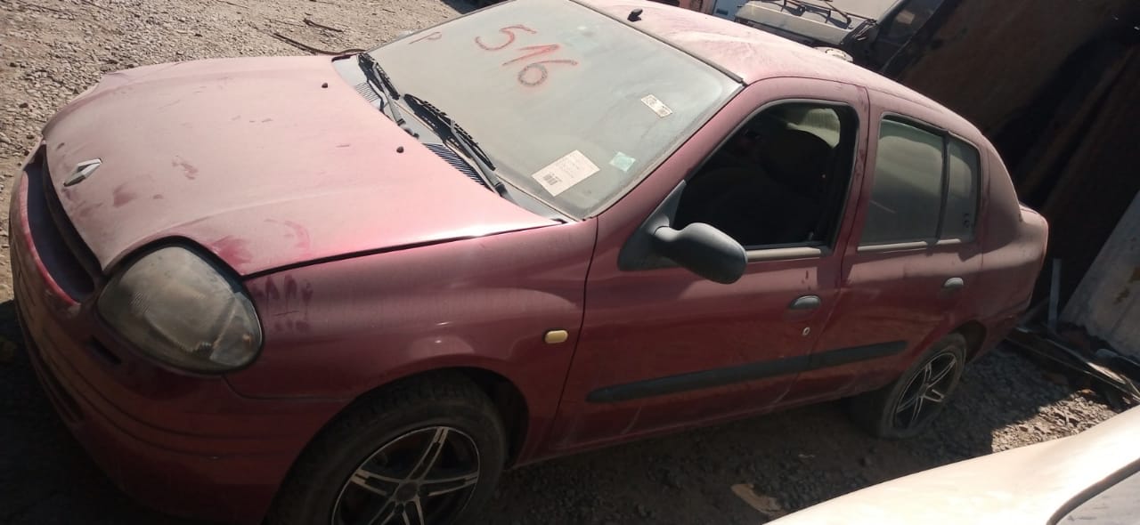  Renault CLIO 2003    EN DESARME