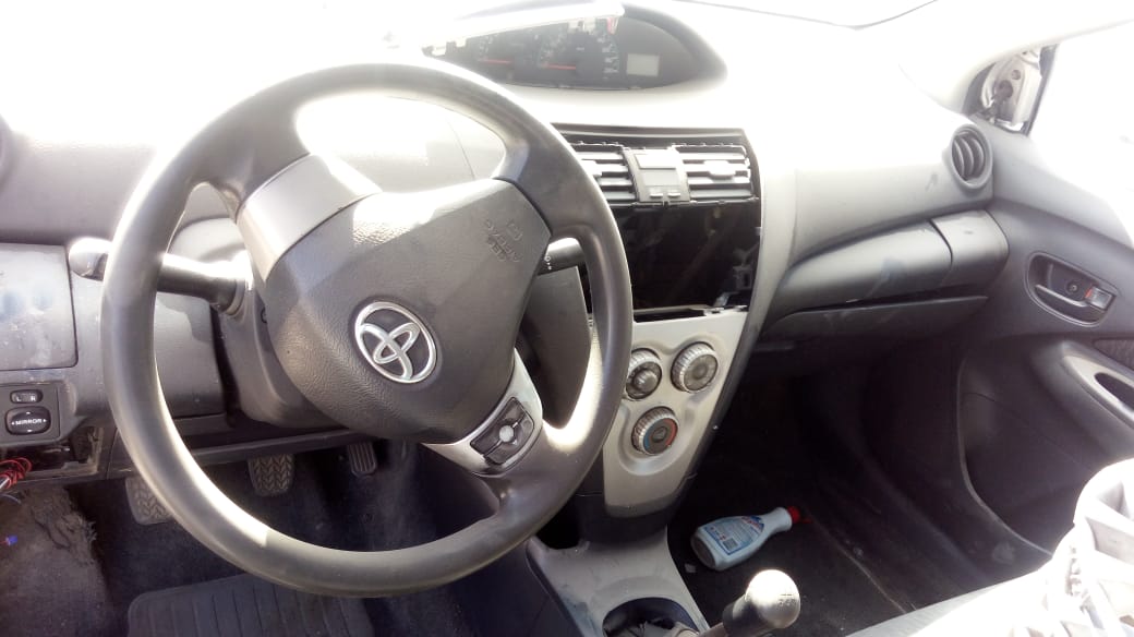  Toyota YARIS 2012    EN DESARME