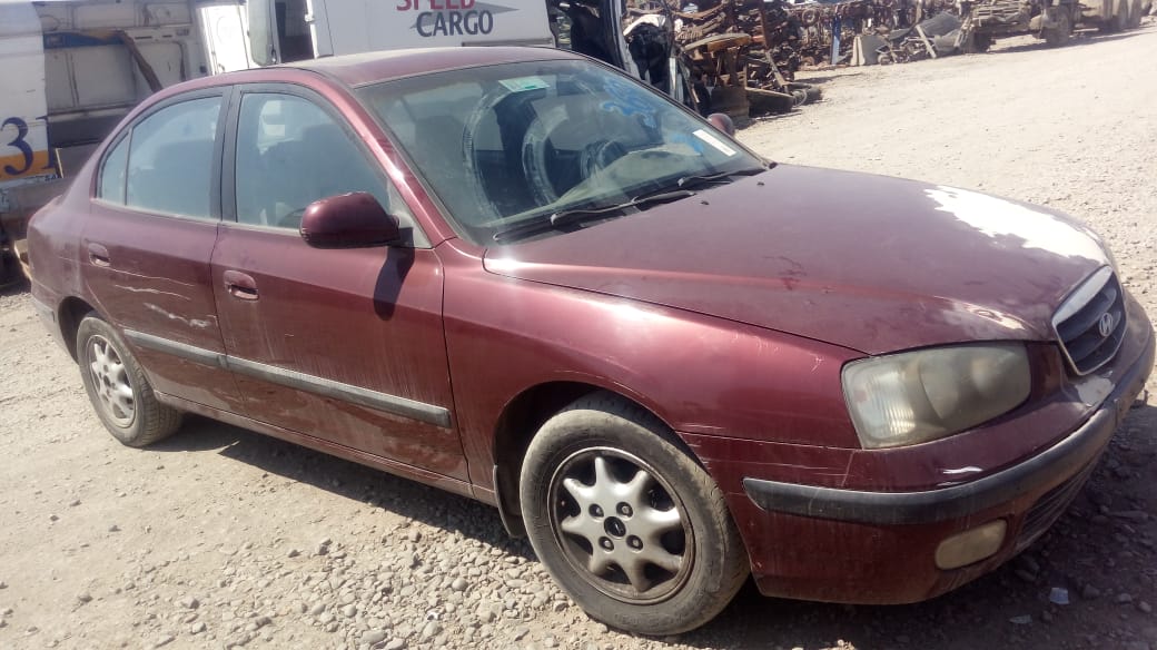  Hyundai ELANTRA 2003    EN DESARME