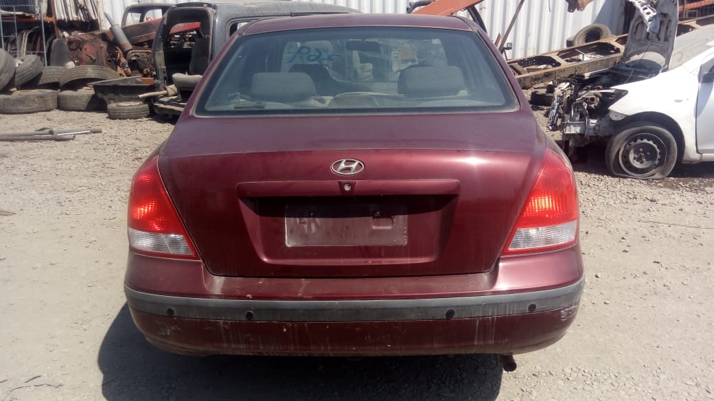  Hyundai ELANTRA 2003    EN DESARME