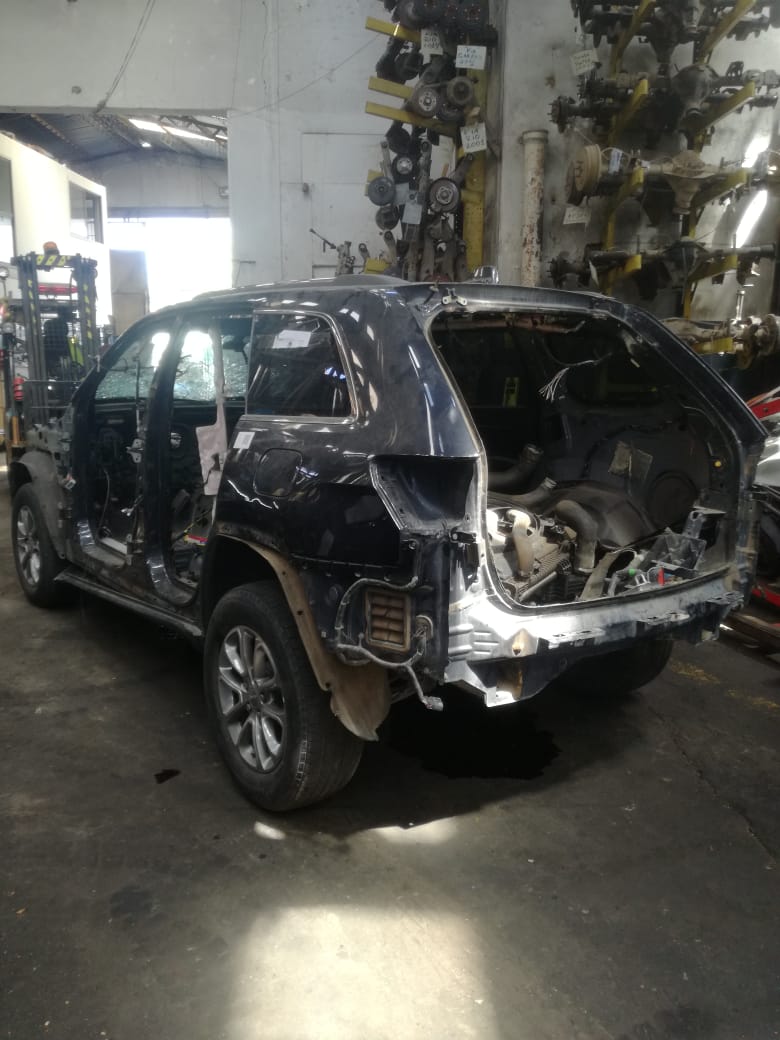  Jeep GRAND CHEROKEE 2015    EN DESARME