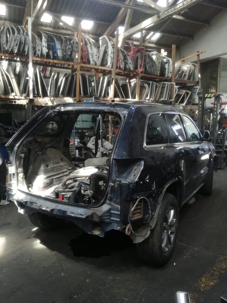  Jeep GRAND CHEROKEE 2015    EN DESARME