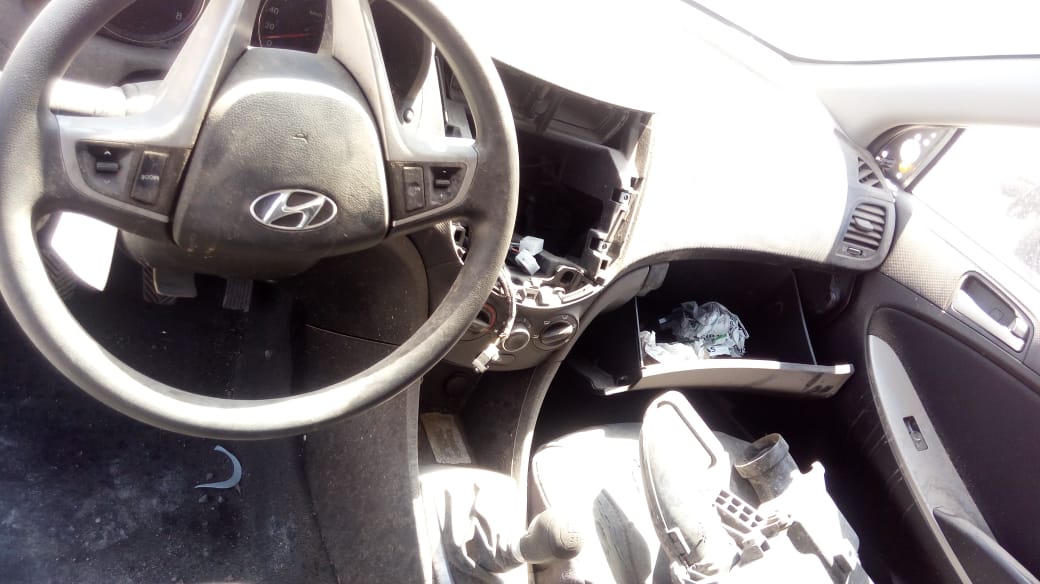  Hyundai ACCENT 2015    EN DESARME