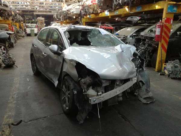  Peugeot 208 2015   EN DESARME