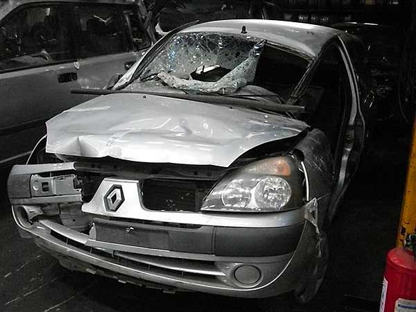  Renault CLIO 2005    EN DESARME