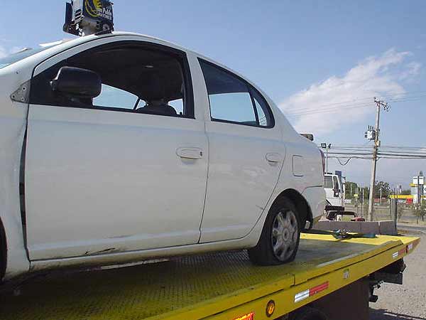  Toyota YARIS 2001    EN DESARME