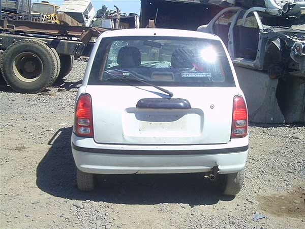  Daihatsu Cuore 2002    EN DESARME