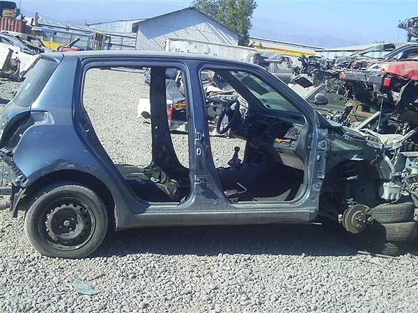  Suzuki SWIFT 2006    EN DESARME