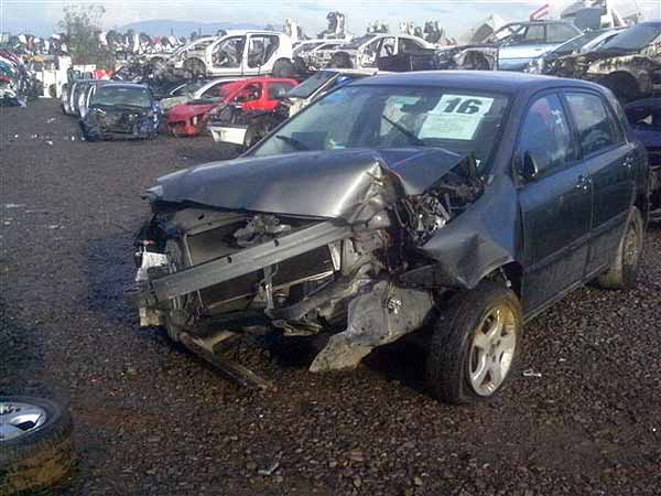  Toyota COROLLA 2006    EN DESARME