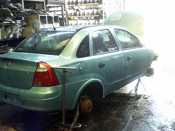  Chevrolet CORSA 2003    EN DESARME