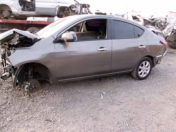  Nissan VERSA 2013    EN DESARME