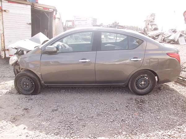  Nissan VERSA 2013    EN DESARME