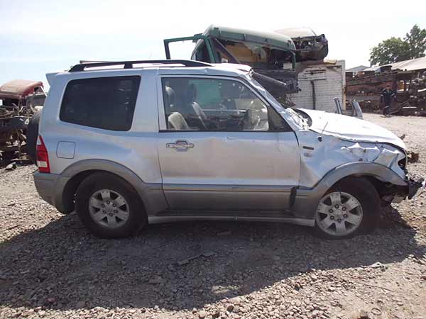  Mitsubishi MONTERO 2005    EN DESARME