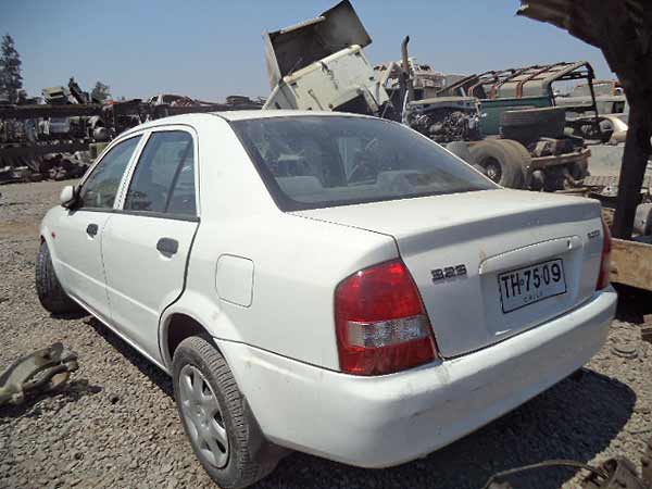  Mazda 323 1999    EN DESARME
