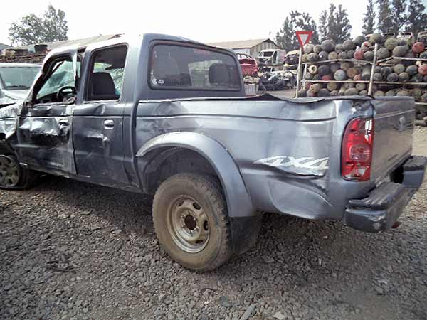  Mazda B2500 2005    EN DESARME