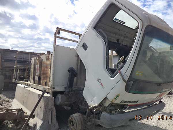  Chevrolet NPR 2003    EN DESARME
