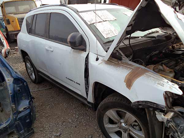  Jeep COMPASS 2012    EN DESARME