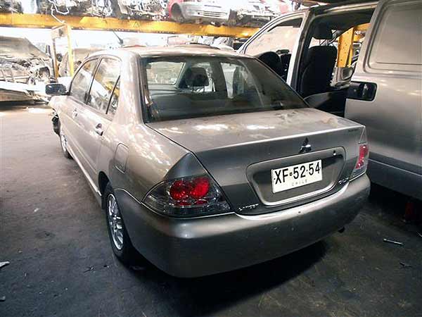  Mitsubishi LANCER 2004    EN DESARME