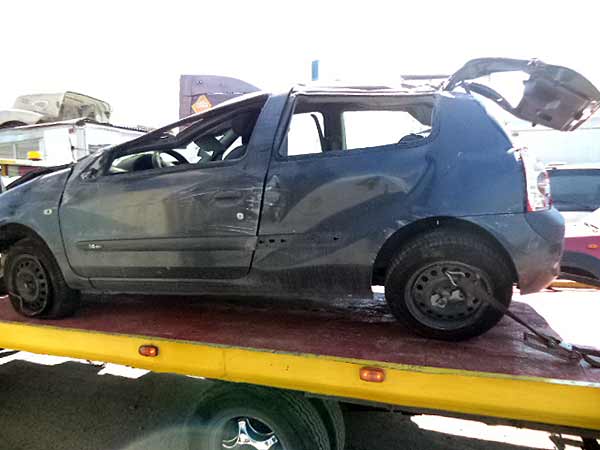  Renault CLIO 2005    EN DESARME