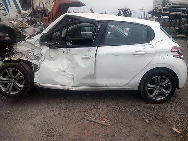 CAJA DE CAMBIOS Peugeot 208 2014  USADA  EN DESARME