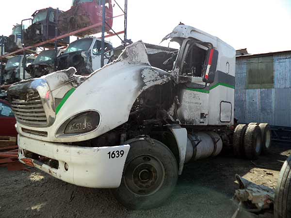 MUñON Freightliner CL120 2008  USADO  EN DESARME