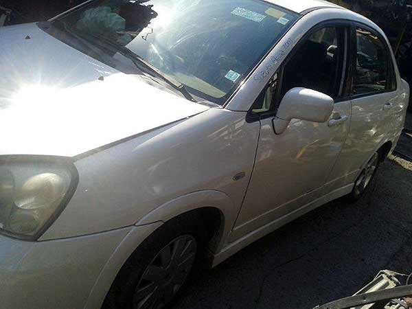  Suzuki AERIO 2003    EN DESARME