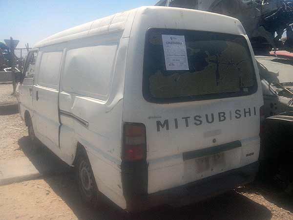  Mitsubishi L300 2005    EN DESARME