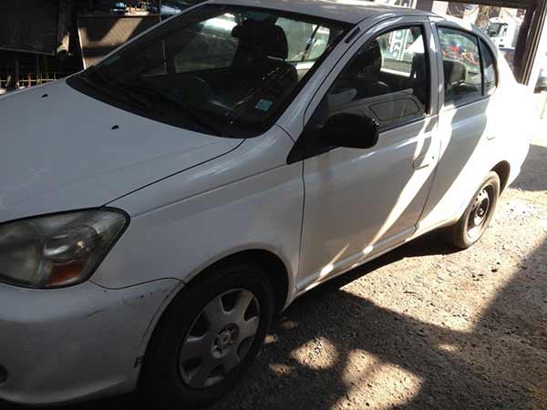  Toyota YARIS 2003    EN DESARME