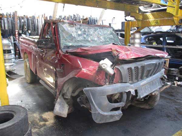  Mahindra PICK UP 2013    EN DESARME