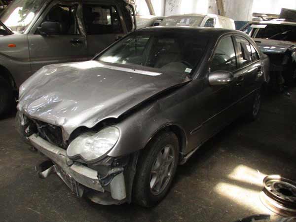  Mercedes-Benz C180 2004    EN DESARME