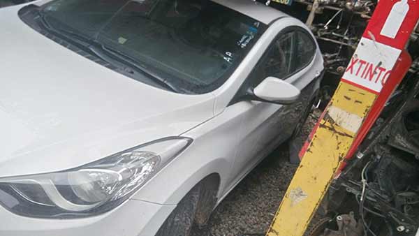  Hyundai ELANTRA 2012    EN DESARME