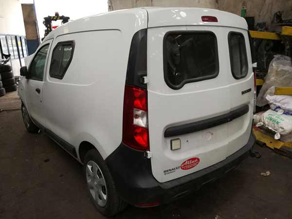  Renault DOKKER     EN DESARME