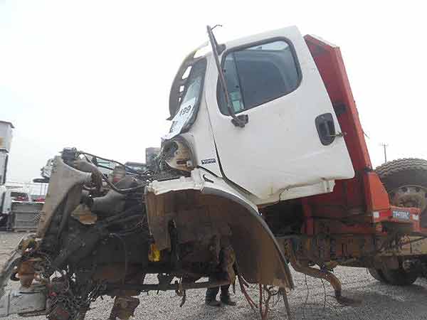  Freightliner M2 2010    EN DESARME