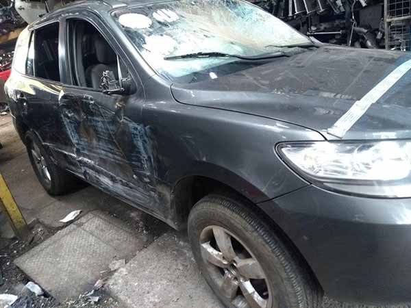  Hyundai SANTA FE 2006    EN DESARME