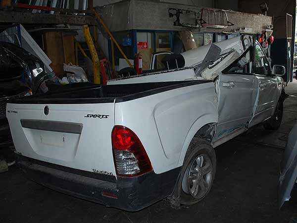  Ssangyong KORANDO 2006    EN DESARME
