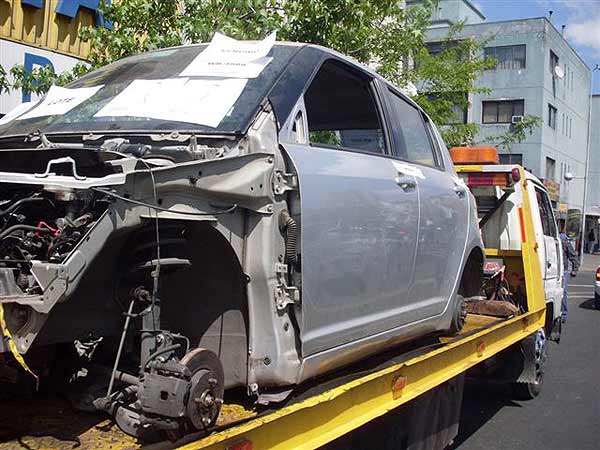  Suzuki SWIFT 2006    EN DESARME