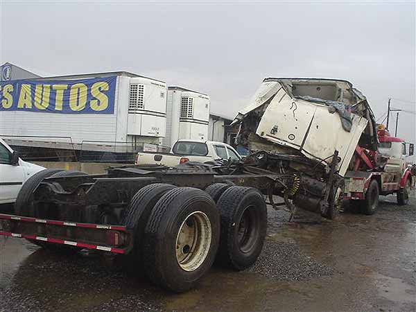  Mack CH- 2002    EN DESARME