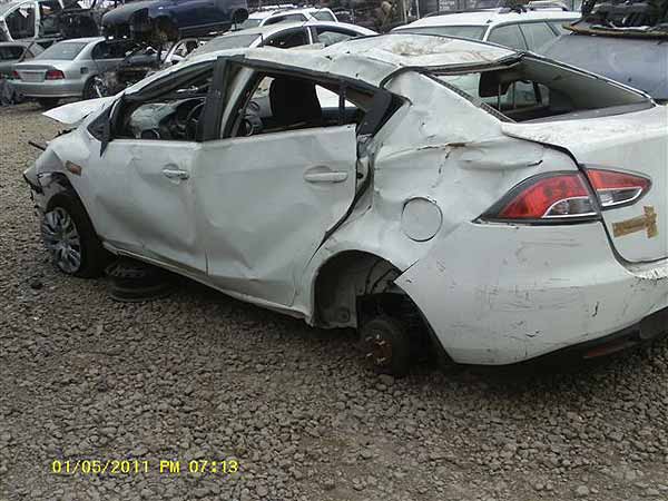  Mazda 2 2011    EN DESARME