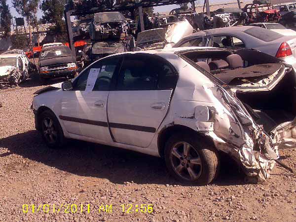  Toyota AVENSIS 2001    EN DESARME