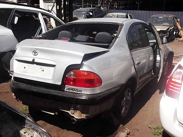  Toyota CORONA 2000    EN DESARME
