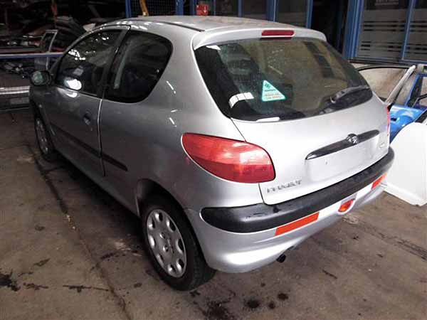  Peugeot 206 2003    EN DESARME
