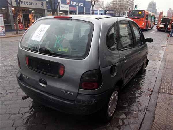  Renault MEGANE 2001    EN DESARME