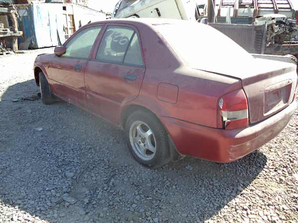  Mazda 323 2000    EN DESARME