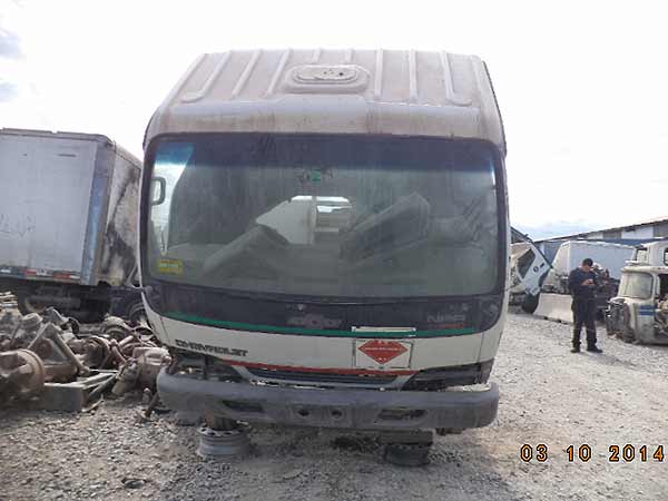  Chevrolet NPR 2003    EN DESARME