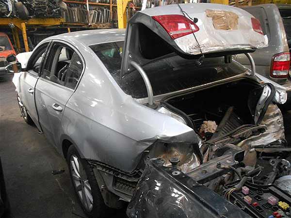  Volkswagen PASSAT 2012    EN DESARME