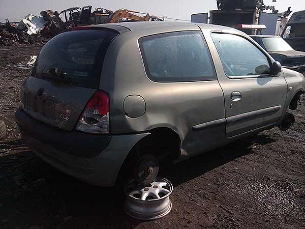  Renault CLIO 2006    EN DESARME