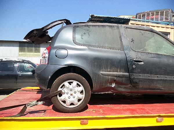  Renault CLIO 2005    EN DESARME