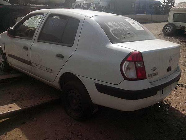  Renault CLIO 2006    EN DESARME