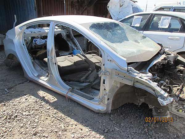  Hyundai ELANTRA 2012    EN DESARME